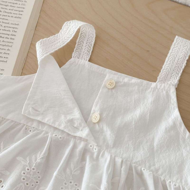 ベビー服  レース刺繍入りベビーロンパース