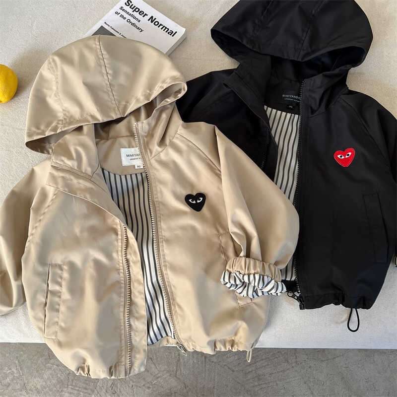 ベビー服  ハートワッペン付きベビーフード付きジャケット