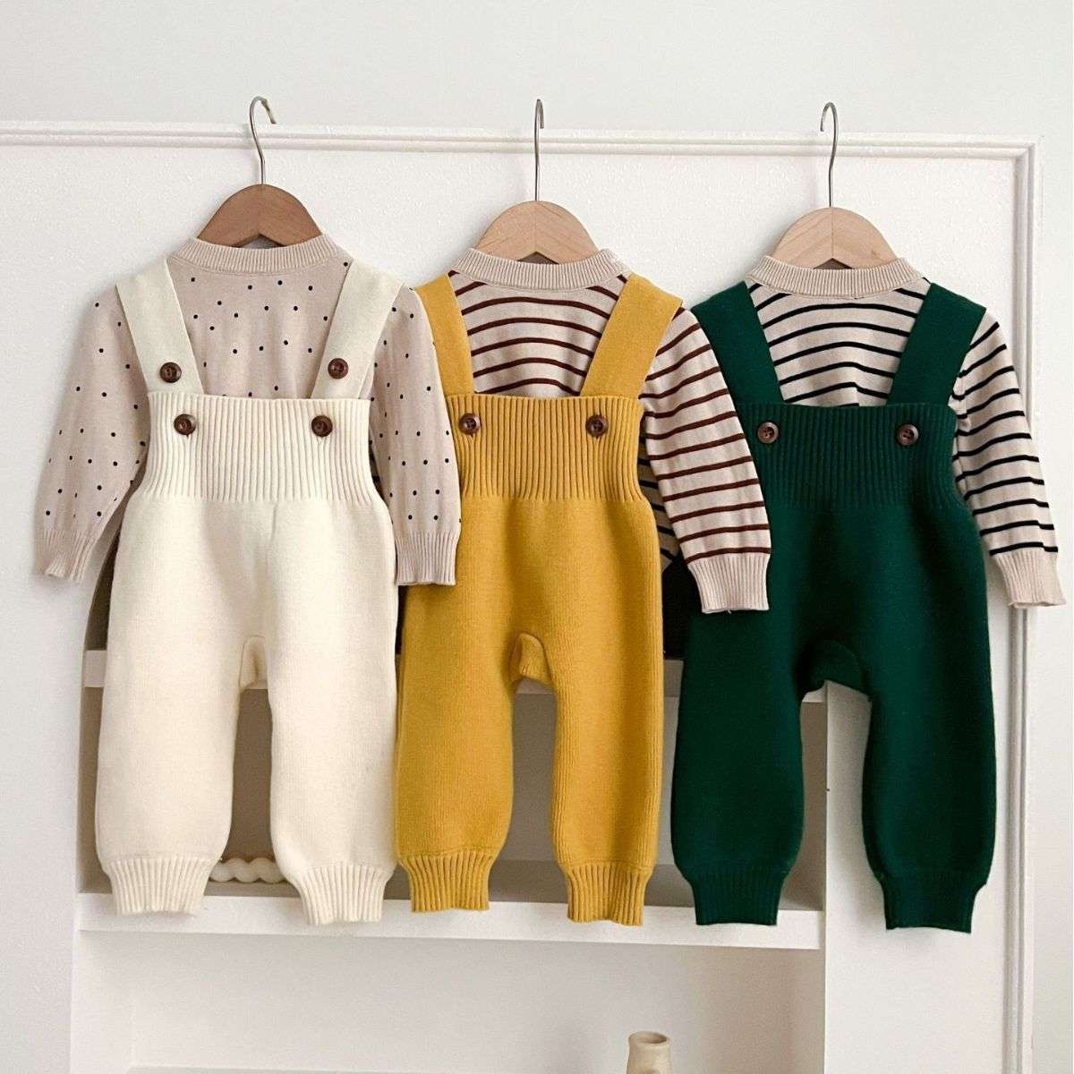 ベビー服  ふわふわニットサロペットパンツ