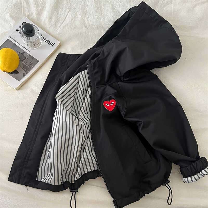 ベビー服  ハートワッペン付きベビーフード付きジャケット