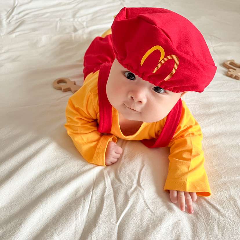 ベビー服  マクドナルド風ベビーロンパース