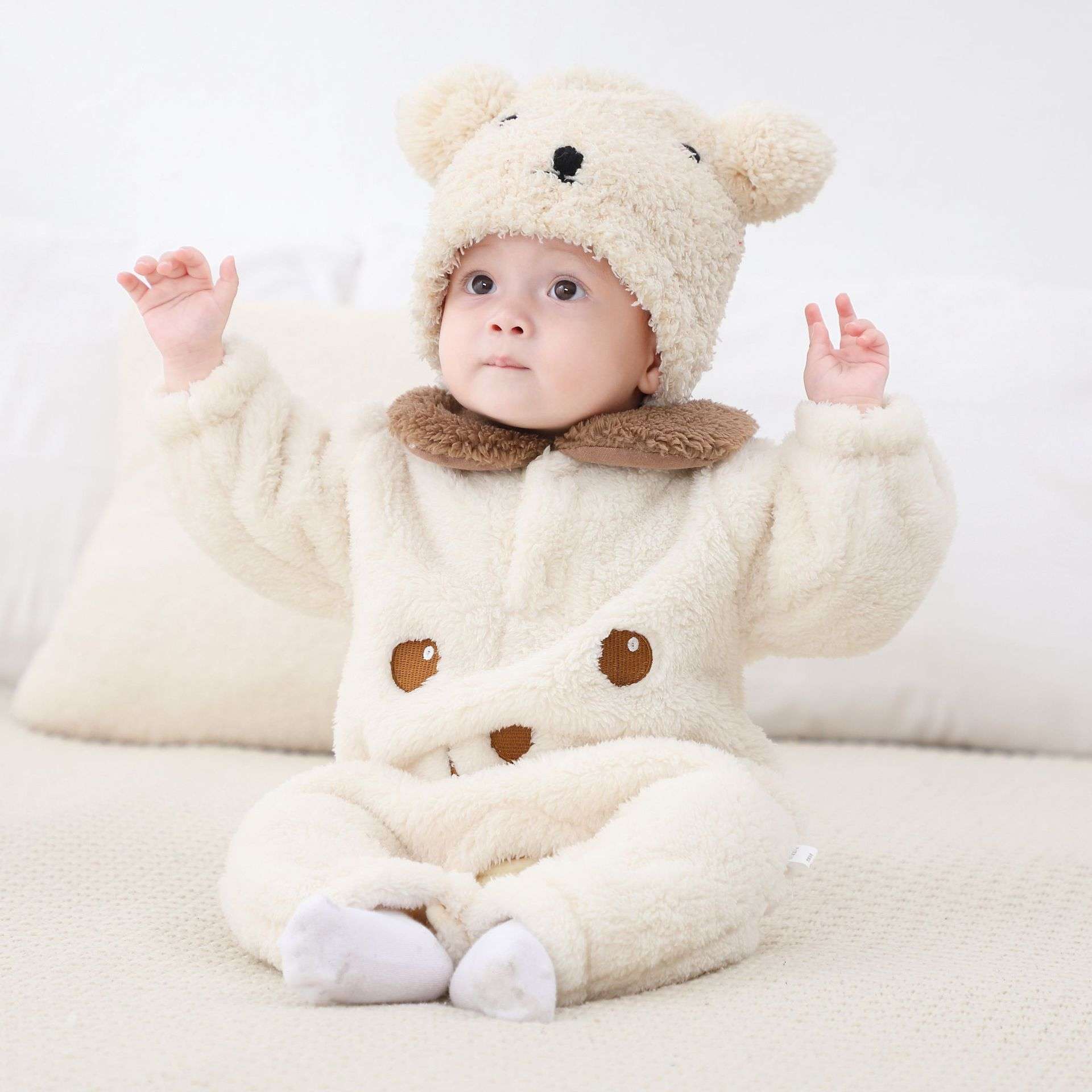 ベビー服  もこもこクマさんロンパース