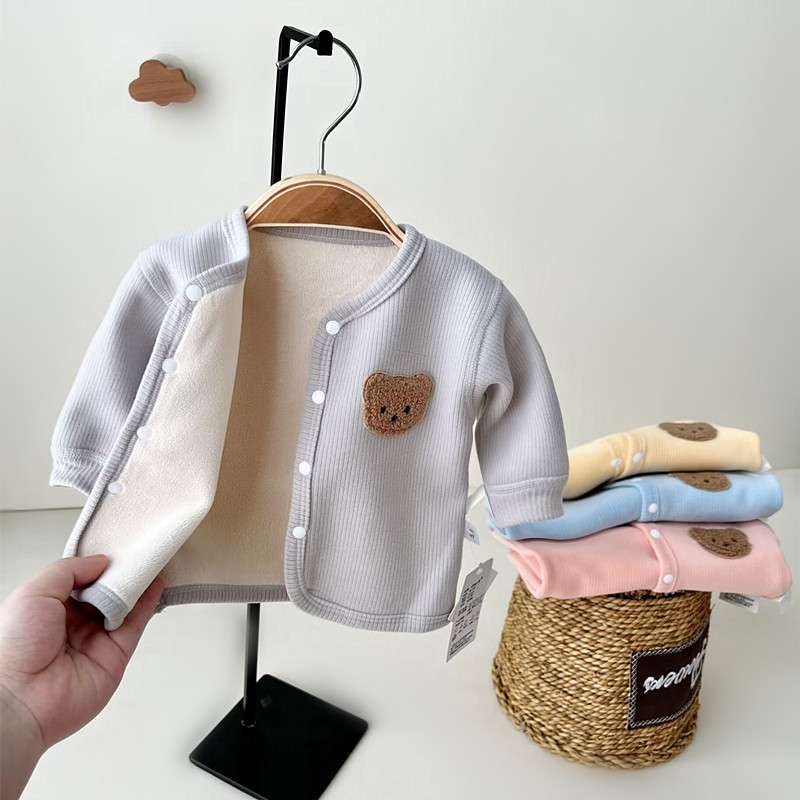ベビー服  くまさんワッペン付きベビーカーディガン