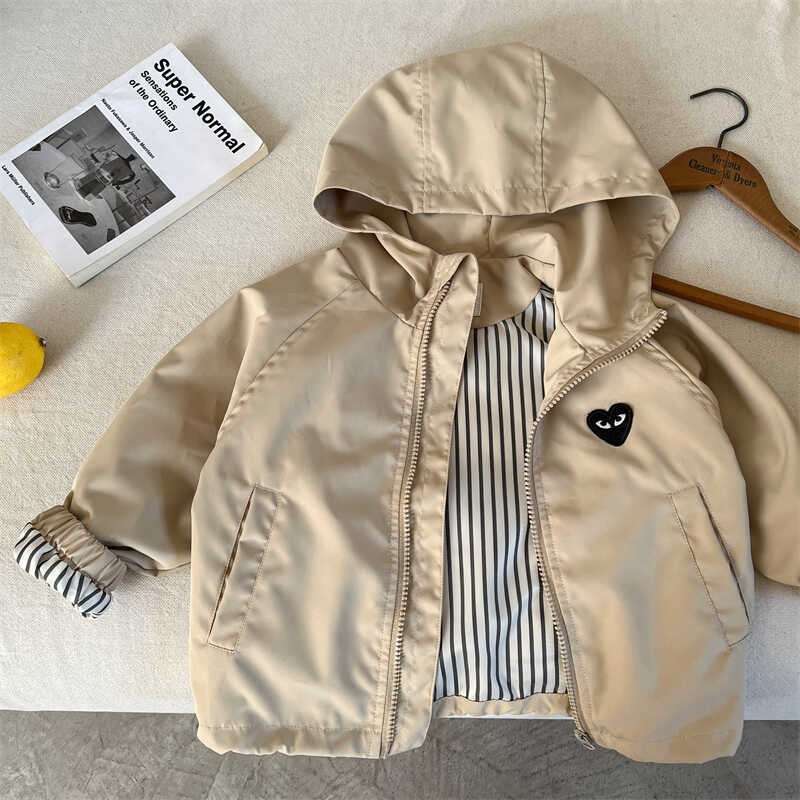 ベビー服  ハートワッペン付きベビーフード付きジャケット
