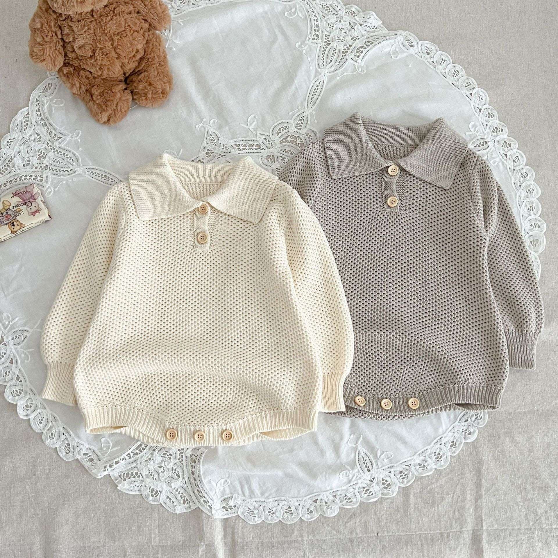 ベビー服 ふわもこ襟付きニットロンパース