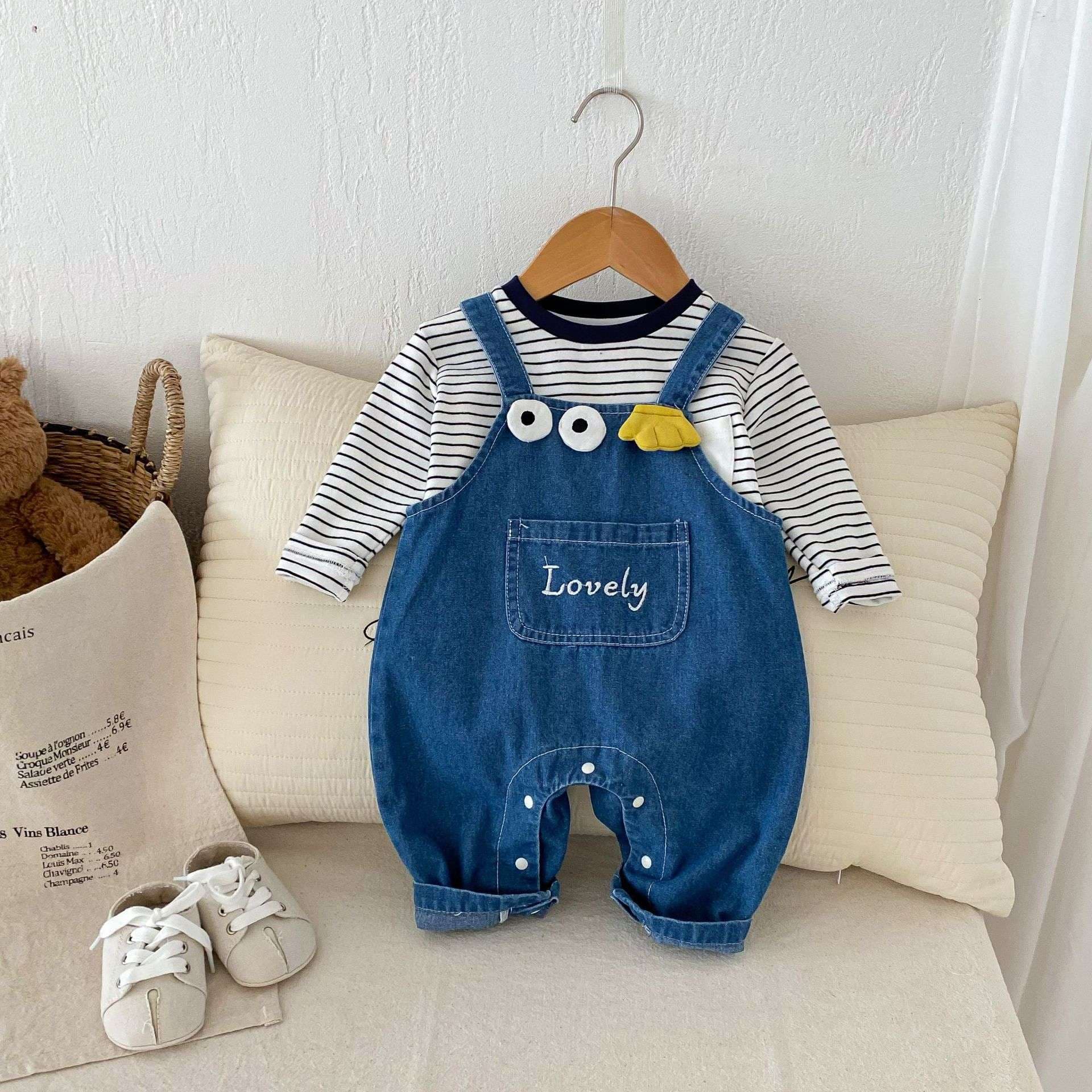 ベビー服  かわいい顔つきデニムサロペット