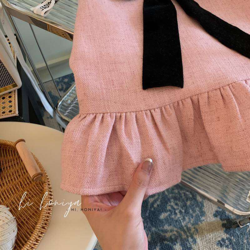ベビー服  リボン付きフリル袖ワンピース