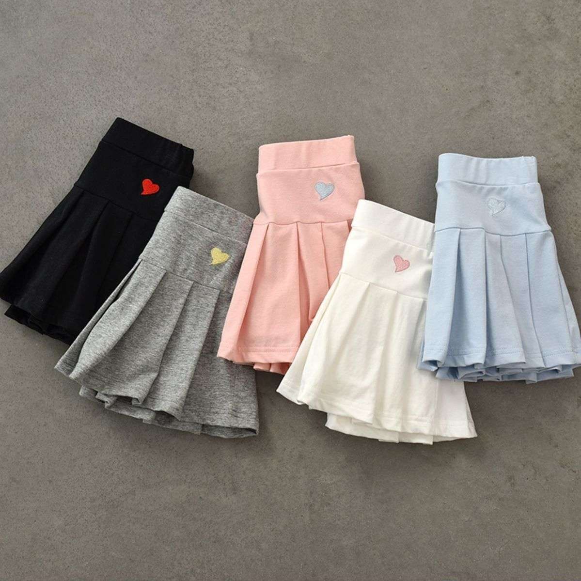 ベビー服  ハートモチーフ付きプリーツミニスカート