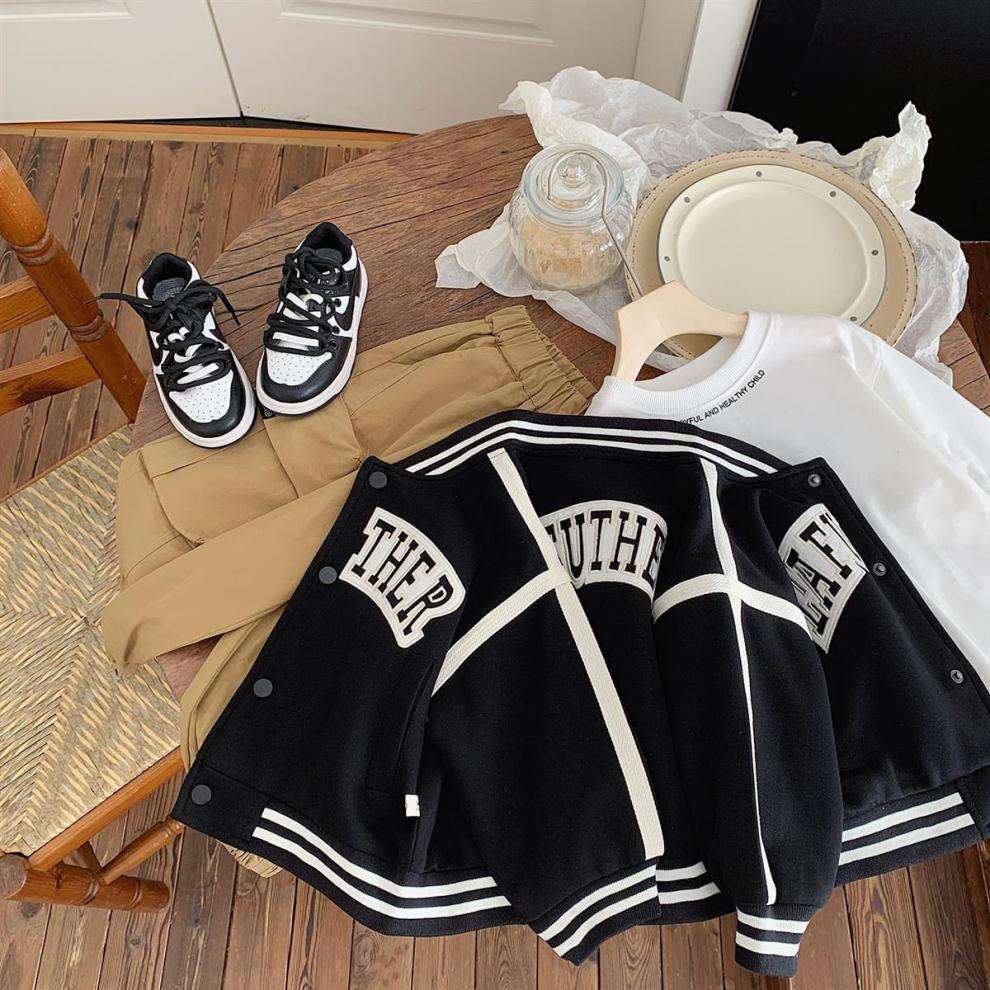 ベビー服  赤ちゃん用レタリング入りスポーツジャケット