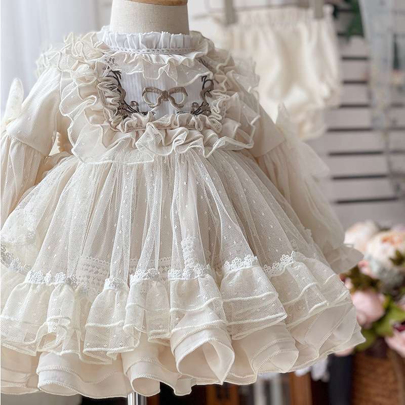 ベビー服  レースとリボンのプリンセス風ベビードレス