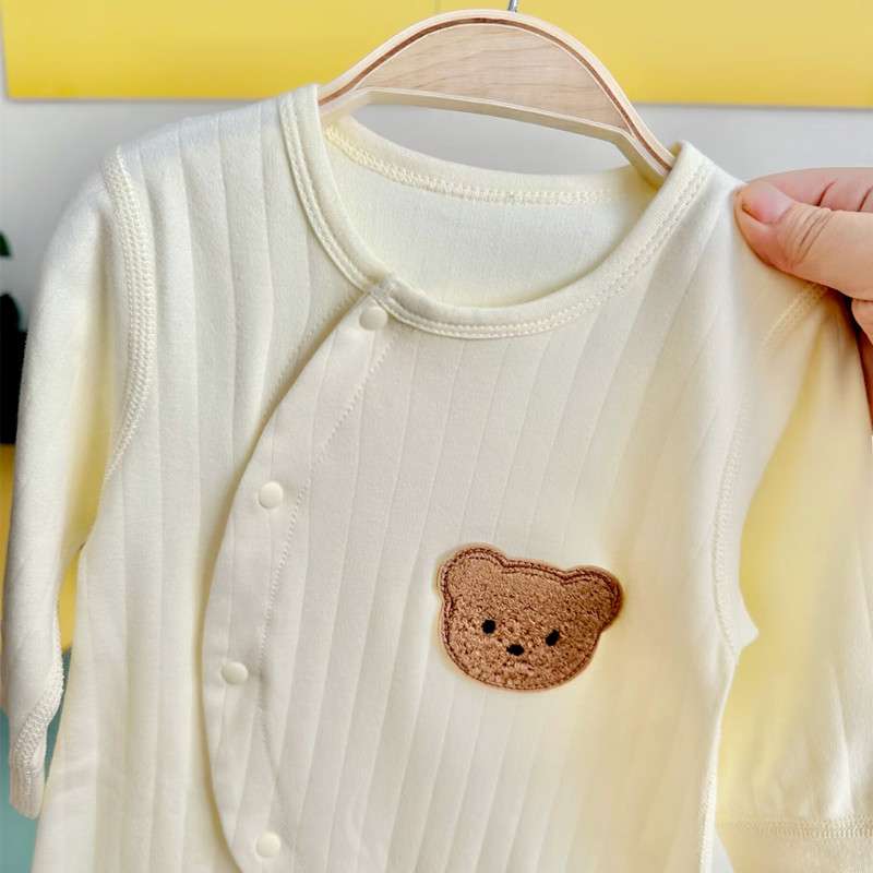 ベビー服  くまさん刺繍付きあったかボンネットロンパース