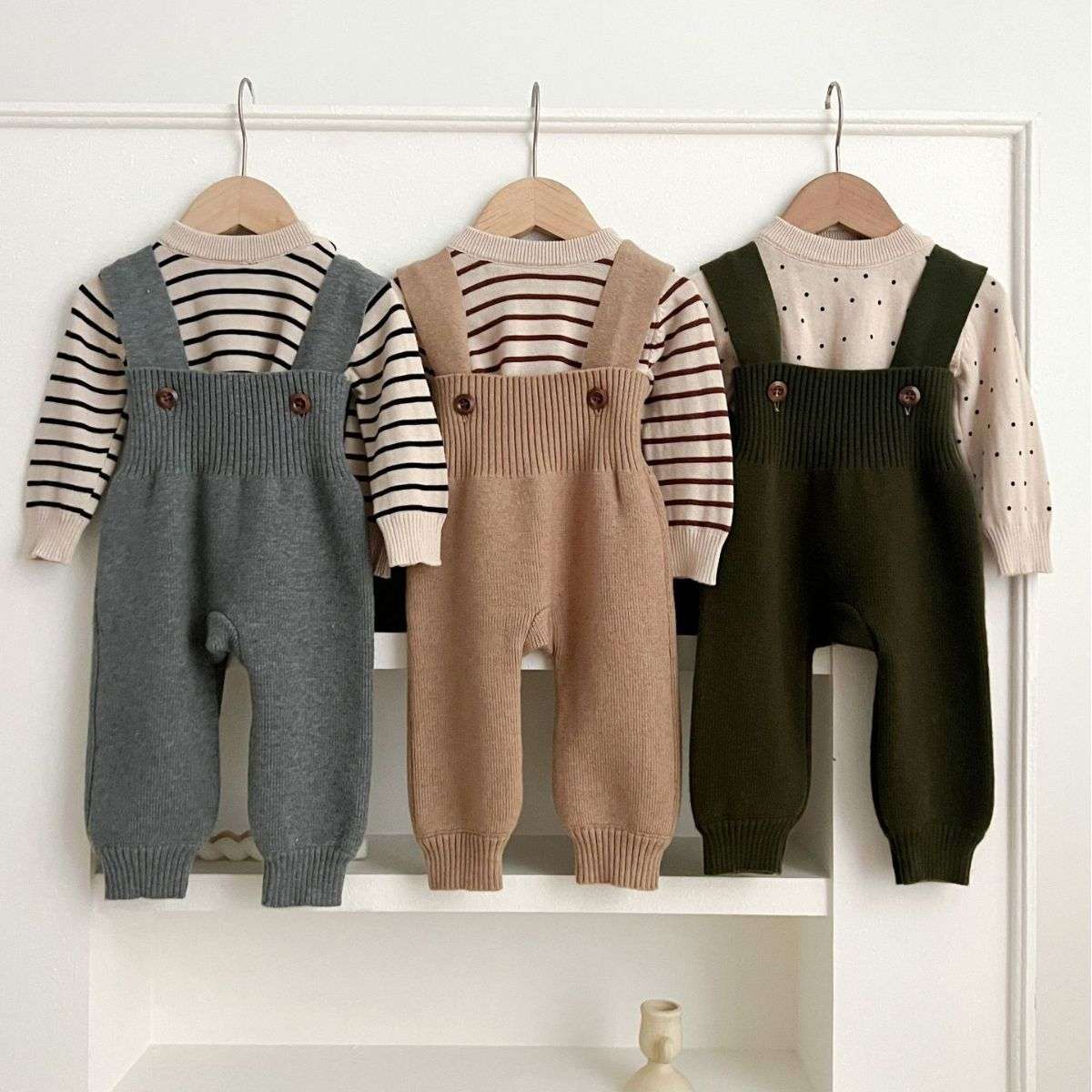 ベビー服  ふわふわニットサロペットパンツ