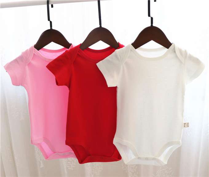 ベビー服  柔らか素材の赤ちゃん用肌着ロンパース