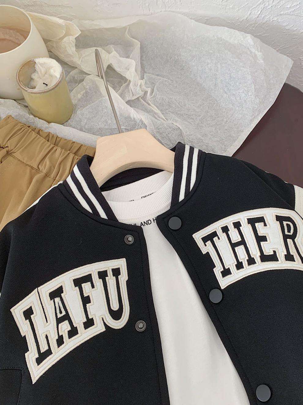 ベビー服  赤ちゃん用レタリング入りスポーツジャケット