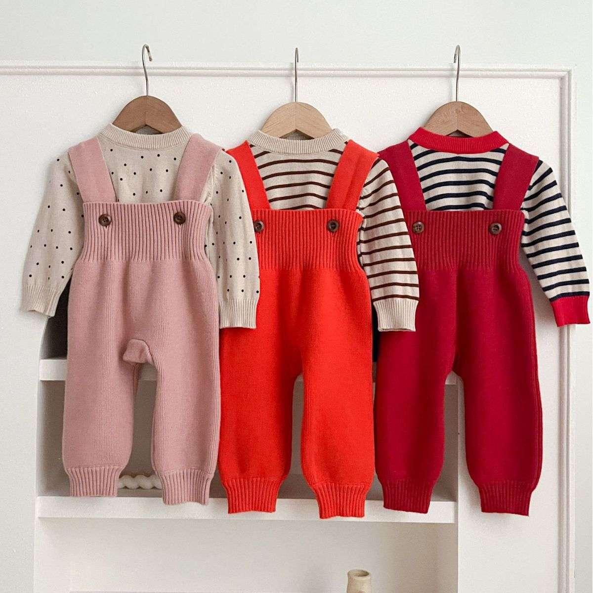 ベビー服  ふわふわニットサロペットパンツ