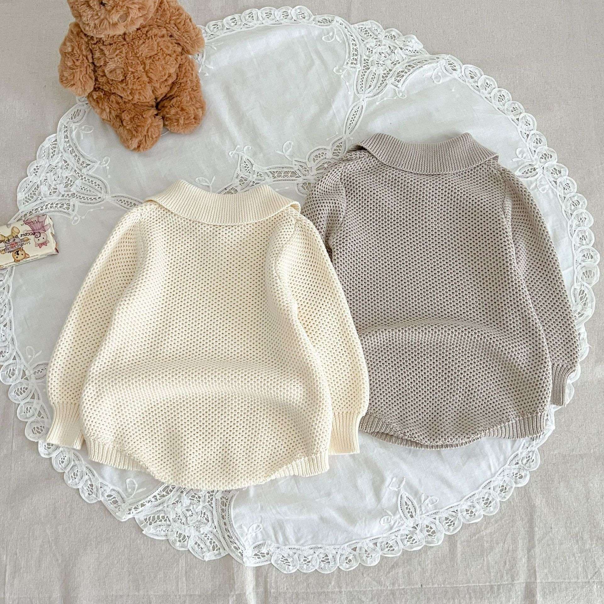 ベビー服 ふわもこ襟付きニットロンパース