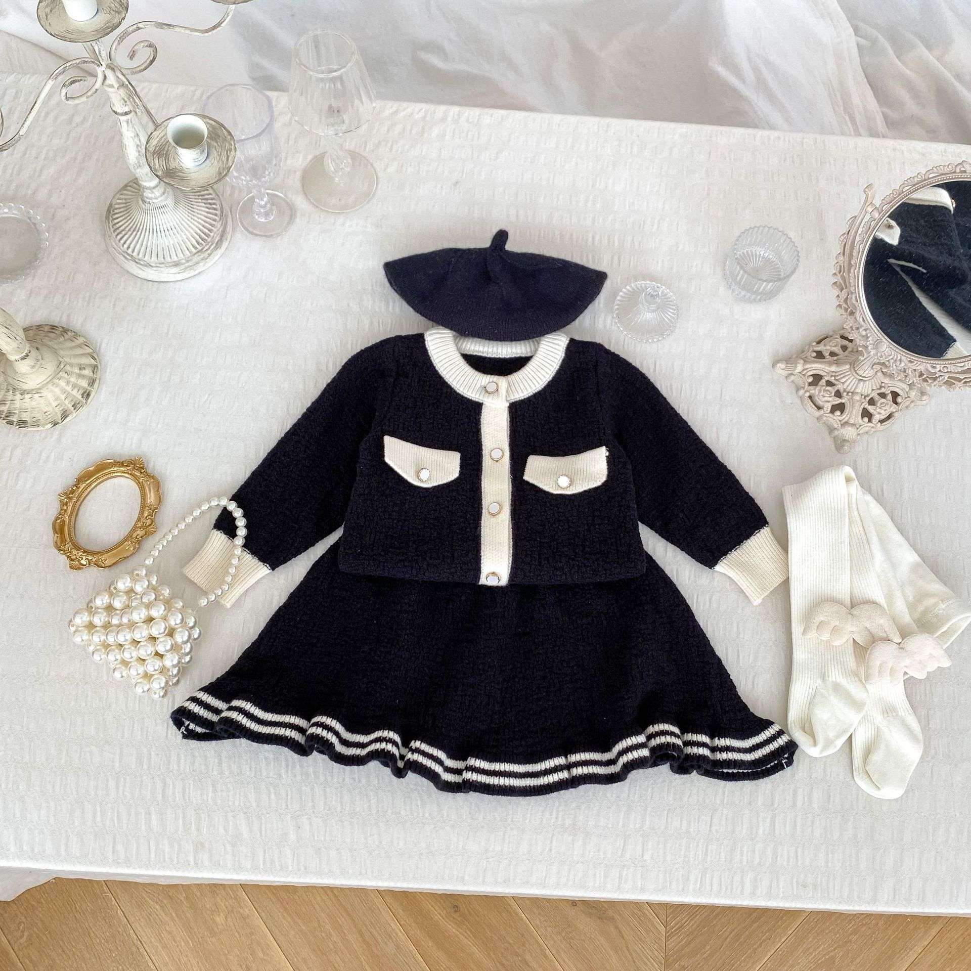 ベビー服  かぎ針編みカーディガンとスカートのセット